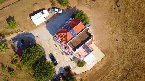 Moradia T6 de Caráter Único com Vista Mar e Serra - Algarve 
 Junto ao Golfe Monte Rei | Terreno com 32.500 m² | Potencial para Turismo Rural