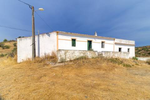 Herdade com 8,7 Hectares - Excelente Localização