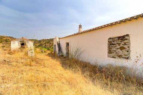 Herdade com 8,7 Hectares - Excelente Localização