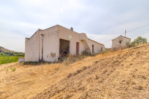 Herdade com 8,7 Hectares - Excelente Localização
