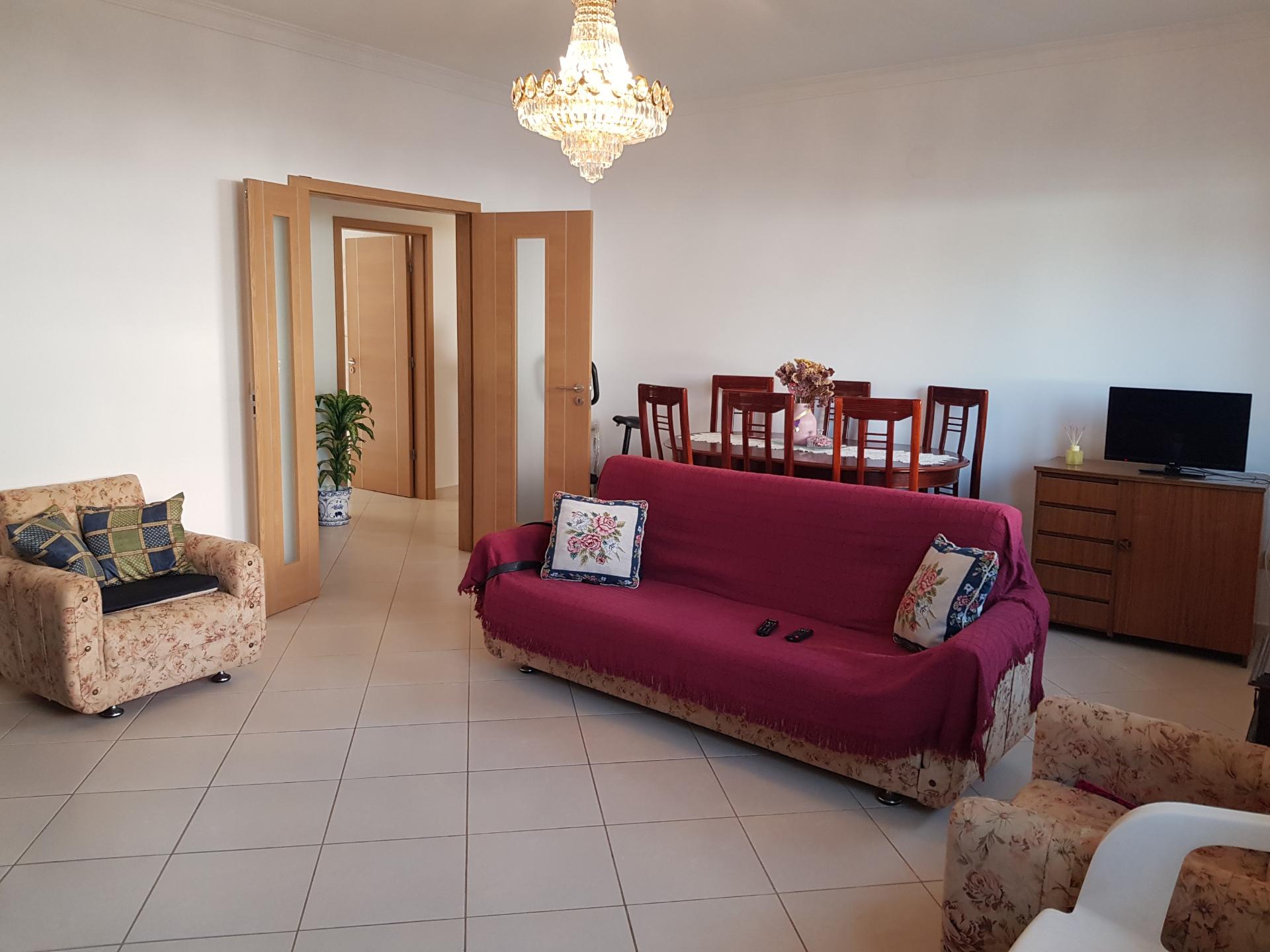 Oportunidade Única em Vila Real de Santo António - T2 Espaçoso e Confortável!