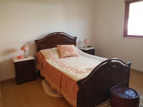 T2 Espaçoso, Luminoso e Bem Localizado em Vila Real de Santo António