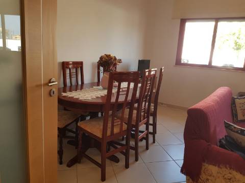 T2 Espaçoso, Luminoso e Bem Localizado em Vila Real de Santo António