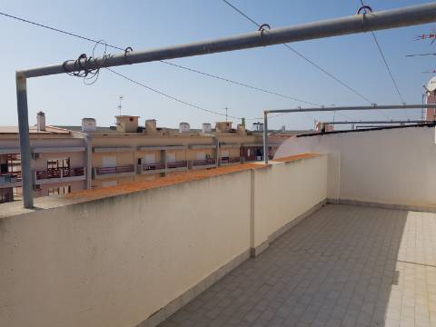 T2 Espaçoso, Luminoso e Bem Localizado em Vila Real de Santo António