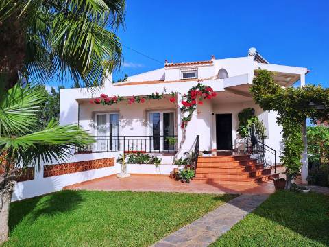 Moradia para arrendamento em Altura