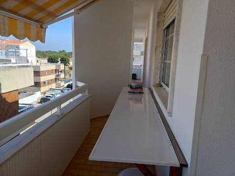 Apartamento T2 com 2 WC com elevador e Varandas magnificas Centro de Monte Gordo