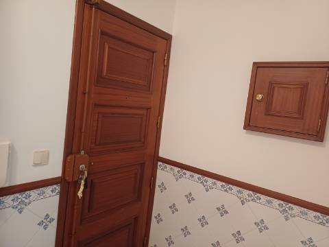 Apartamento T2 com 2 WC com elevador e Varandas magnificas Centro de Monte Gordo