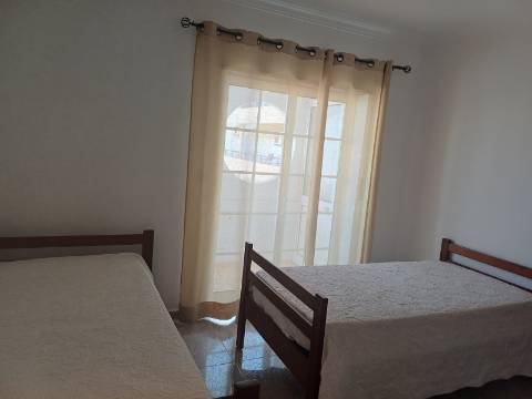 Apartamento T2 com 2 WC com elevador e Varandas magnificas Centro de Monte Gordo