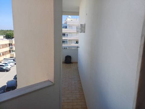 Apartamento T2 com 2 WC com elevador e Varandas magnificas Centro de Monte Gordo
