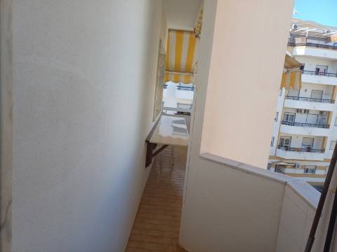 Apartamento T2 com 2 WC com elevador e Varandas magnificas Centro de Monte Gordo