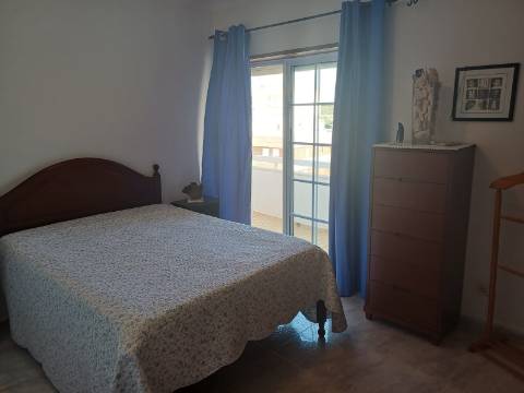 Apartamento T2 com 2 WC com elevador e Varandas magnificas Centro de Monte Gordo