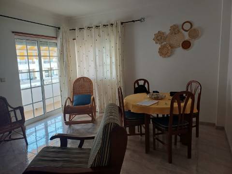 Apartamento T2 com 2 WC com elevador e Varandas magnificas Centro de Monte Gordo