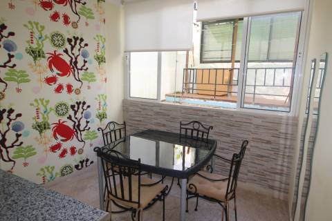 Apartamento T3 disponível para arrendamento de Inverno, com localização muito central na cidade de Tavira.