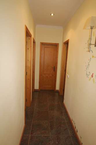 Apartamento T3 disponível para arrendamento de Inverno, com localização muito central na cidade de Tavira.