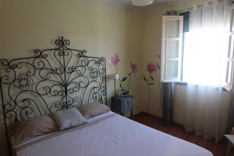 Apartamento T3 disponível para arrendamento de Inverno, com localização muito central na cidade de Tavira.