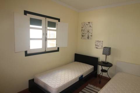 Apartamento T3 disponível para arrendamento de Inverno, com localização muito central na cidade de Tavira.