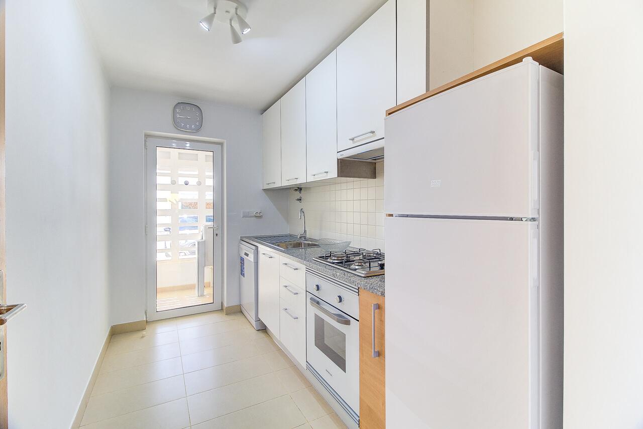 Apartamento T2 Renovado no Royal Cabanas - Rés-do-Chão com Terraço e Piscina