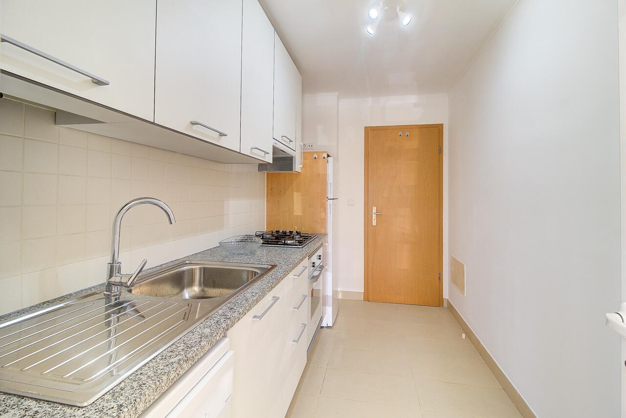 Apartamento T2 Renovado no Royal Cabanas - Rés-do-Chão com Terraço e Piscina