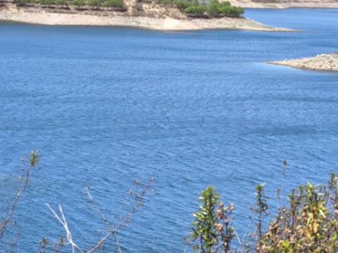 TERRENO COM 24.200 M2 - ACESSO A ÁGUA - VISTA BARRAGEM - POSSIBILIDADE DE CONSTRUIR UM APOIO AGRICOLA - VALE ANDREU - CASTRO MARIM - ALGARVE