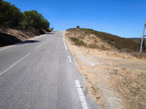 TERRENO COM 24.200 M2 - ACESSO A ÁGUA - VISTA BARRAGEM - POSSIBILIDADE DE CONSTRUIR UM APOIO AGRICOLA - VALE ANDREU - CASTRO MARIM - ALGARVE
