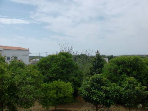 Terreno Urbano para a Construção de 3 moradias