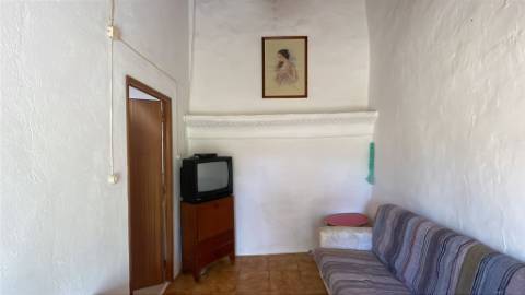 MORADIA COM QUINTAL E TERRAÇO PARA ARRENDAMENTO ANUAL - MONTINHO DA VARZEA - ALCOUTIM - ALGARVE