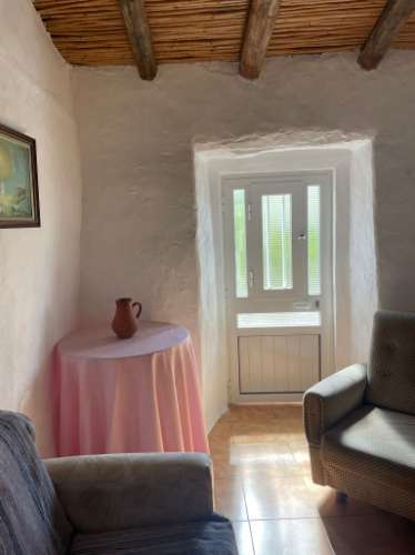 MORADIA COM QUINTAL E TERRAÇO PARA ARRENDAMENTO ANUAL - MONTINHO DA VARZEA - ALCOUTIM - ALGARVE