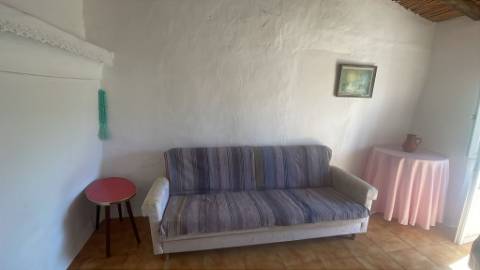 MORADIA COM QUINTAL E TERRAÇO PARA ARRENDAMENTO ANUAL - MONTINHO DA VARZEA - ALCOUTIM - ALGARVE