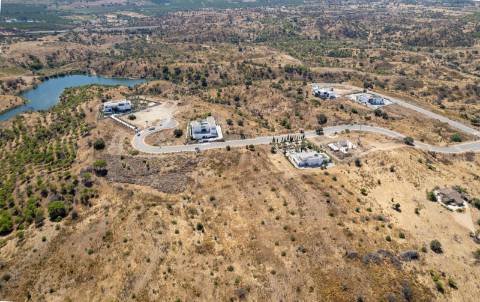 Vila deslumbrante, com 5 quartos em suíte, ampla piscina e vistas incríveis para o campo de golfe com a assinatura de Jack Nicklaus