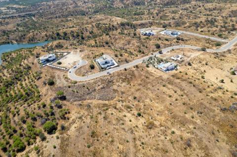 Vila deslumbrante, com 5 quartos em suíte, ampla piscina e vistas incríveis para o campo de golfe com a assinatura de Jack Nicklaus