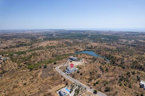 Vila deslumbrante, com 5 quartos em suíte, ampla piscina e vistas incríveis para o campo de golfe com a assinatura de Jack Nicklaus