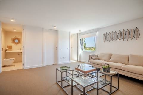 Vila deslumbrante, com 5 quartos em suíte, ampla piscina e vistas incríveis para o campo de golfe com a assinatura de Jack Nicklaus