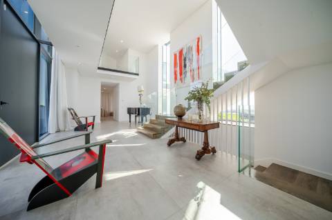 Vila deslumbrante, com 5 quartos em suíte, ampla piscina e vistas incríveis para o campo de golfe com a assinatura de Jack Nicklaus