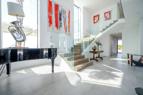 Vila deslumbrante, com 5 quartos em suíte, ampla piscina e vistas incríveis para o campo de golfe com a assinatura de Jack Nicklaus