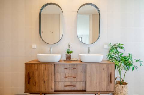 Vila deslumbrante, com 5 quartos em suíte, ampla piscina e vistas incríveis para o campo de golfe com a assinatura de Jack Nicklaus