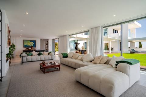 Vila deslumbrante, com 5 quartos em suíte, ampla piscina e vistas incríveis para o campo de golfe com a assinatura de Jack Nicklaus