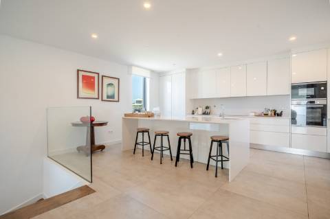 Vila deslumbrante, com 5 quartos em suíte, ampla piscina e vistas incríveis para o campo de golfe com a assinatura de Jack Nicklaus