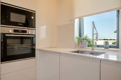 Vila deslumbrante, com 5 quartos em suíte, ampla piscina e vistas incríveis para o campo de golfe com a assinatura de Jack Nicklaus