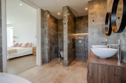 Vila deslumbrante, com 5 quartos em suíte, ampla piscina e vistas incríveis para o campo de golfe com a assinatura de Jack Nicklaus