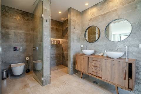 Vila deslumbrante, com 5 quartos em suíte, ampla piscina e vistas incríveis para o campo de golfe com a assinatura de Jack Nicklaus