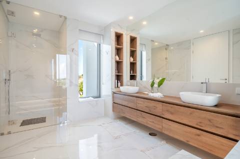 Vila deslumbrante, com 5 quartos em suíte, ampla piscina e vistas incríveis para o campo de golfe com a assinatura de Jack Nicklaus