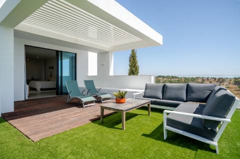 Vila deslumbrante, com 5 quartos em suíte, ampla piscina e vistas incríveis para o campo de golfe com a assinatura de Jack Nicklaus