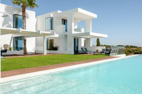 Vila deslumbrante, com 5 quartos em suíte, ampla piscina e vistas incríveis para o campo de golfe com a assinatura de Jack Nicklaus