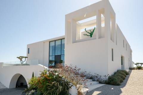 Vila deslumbrante, com 5 quartos em suíte, ampla piscina e vistas incríveis para o campo de golfe com a assinatura de Jack Nicklaus