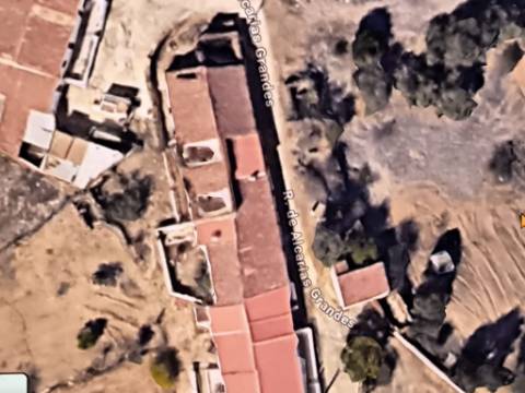 MORADIA COM DOIS QUARTOS - NOVA A ESTREAR - DUAS CASAS DE BANHO - ARRENDAMENTO ANUAL - ALCARIAS GRANDES - CASTRO MARIM - ALGARVE