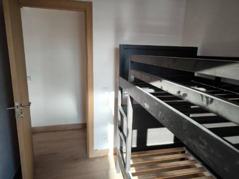 MORADIA COM DOIS QUARTOS - NOVA A ESTREAR - DUAS CASAS DE BANHO - ARRENDAMENTO ANUAL - ALCARIAS GRANDES - CASTRO MARIM - ALGARVE