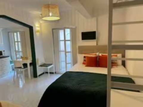 Estúdio para arrendamento temporário de Outubro a Maio