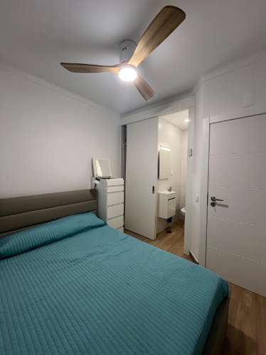 Apartamento T2 com 2 WCs , Varanda. TV e Internet. Centro de Monte Gordo