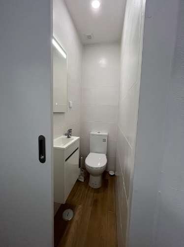 Apartamento T2 com 2 WCs , Varanda. TV e Internet. Centro de Monte Gordo