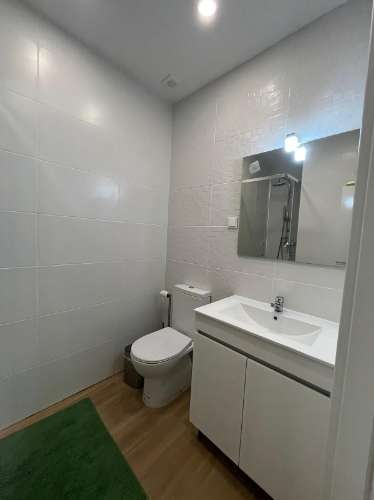 Apartamento T2 com 2 WCs , Varanda. TV e Internet. Centro de Monte Gordo